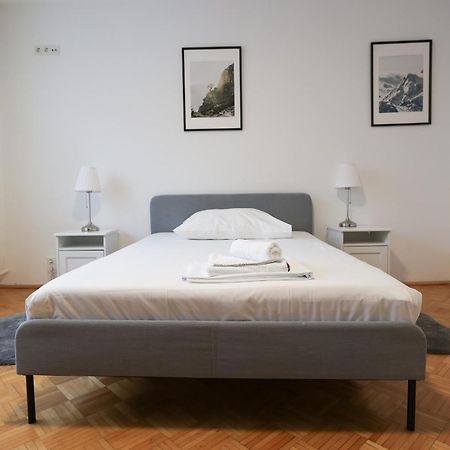 Retro Apartment In The City Center. Viena Exterior foto