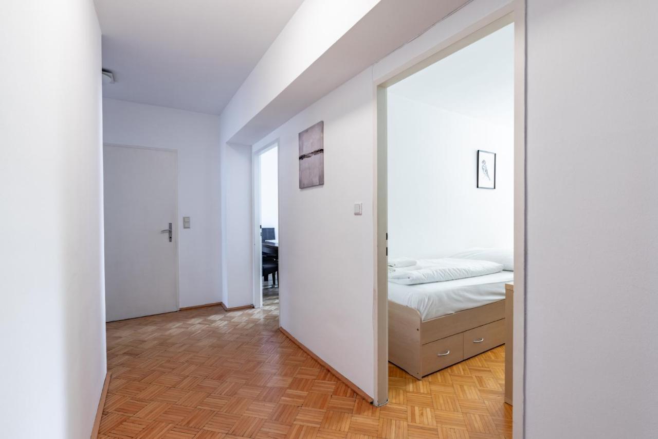 Retro Apartment In The City Center. Viena Exterior foto